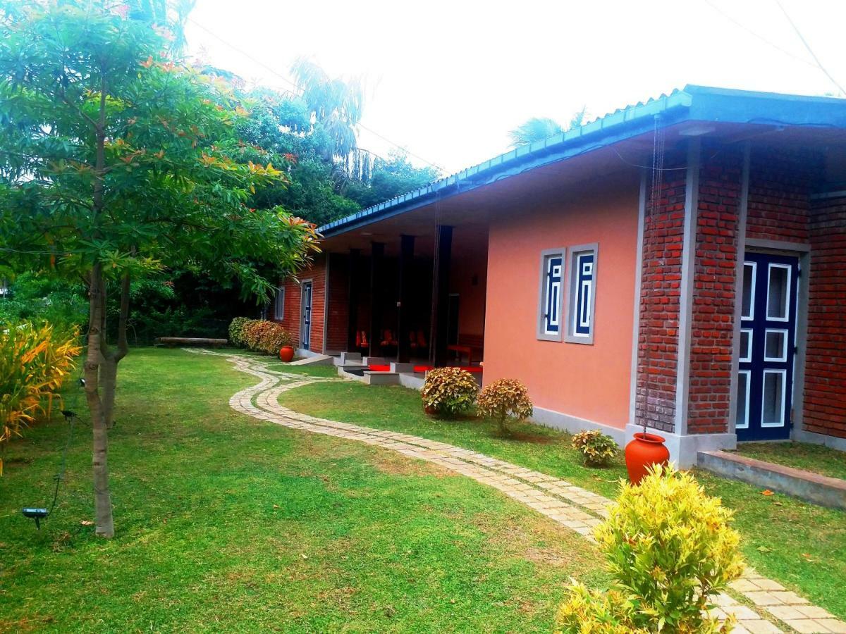 Honey Tree Polonnaruwa Hotel Kültér fotó